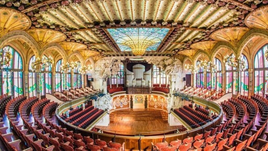 28 Lugares para Ver y Visitar en Barcelona y Qué Hacer en Ellos 16 el-palacio-de-la-musica-de-barcelona
