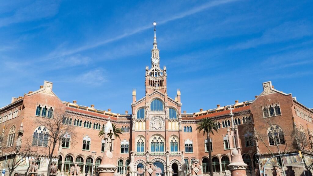 28 Lugares para Ver y Visitar en Barcelona y Qué Hacer en Ellos 13 hospital-de-san-pau-de-barcelona