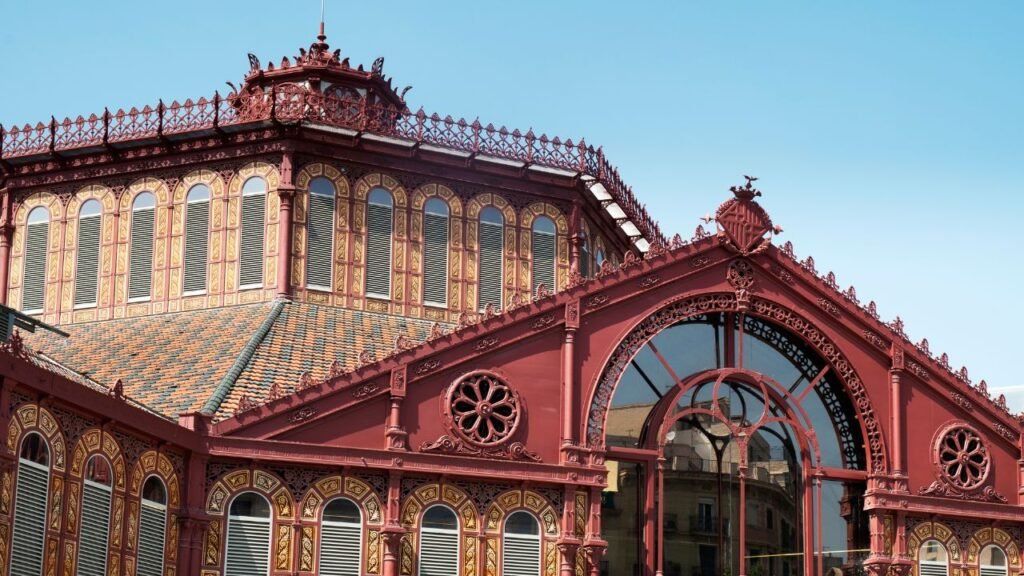 28 Lugares para Ver y Visitar en Barcelona y Qué Hacer en Ellos 15 mercado-de-san-antoni-de-barcelona