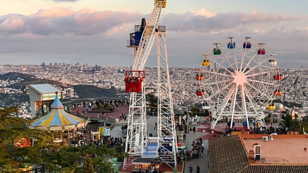 28 Lugares para Ver y Visitar en Barcelona y Qué Hacer en Ellos 17 tibidabo-de-barcelona