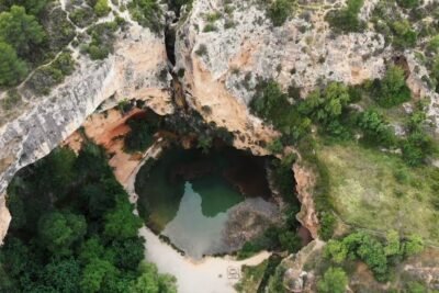 Explora la misteriosa cueva de las palomas en Yátova y descubre su fascinante historia 10
