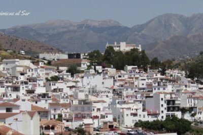 Descubre cuál es el pueblo más alto de Málaga en España 7
