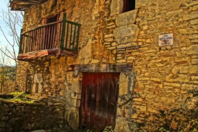 Pueblos abandonados de Burgos: visitas seguras 10