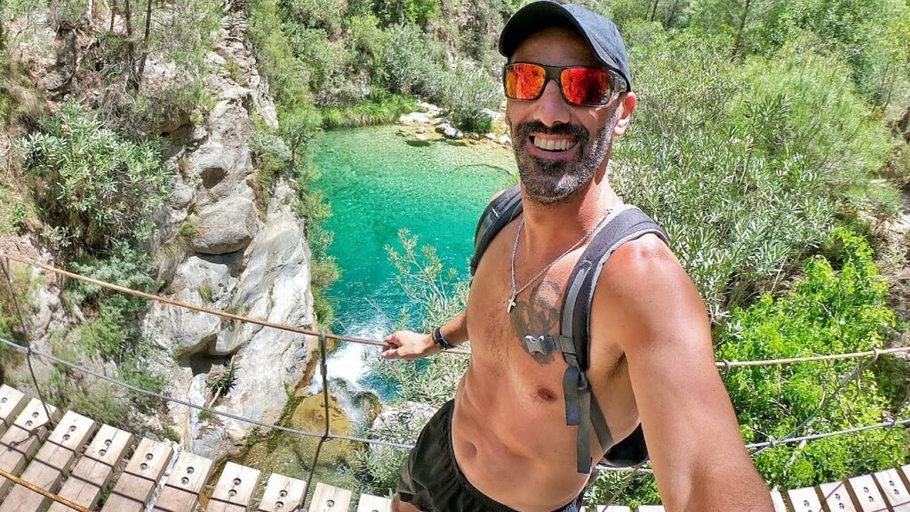 Descubre los encantadores pueblos costeros en Granada: ¡un paraíso por explorar! 1 Descubre los encantadores pueblos costeros en Granada: ¡un paraíso por explorar! 1
