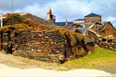 Explorando los encantadores Pueblos Negros de Segovia: Descubre su belleza única 4